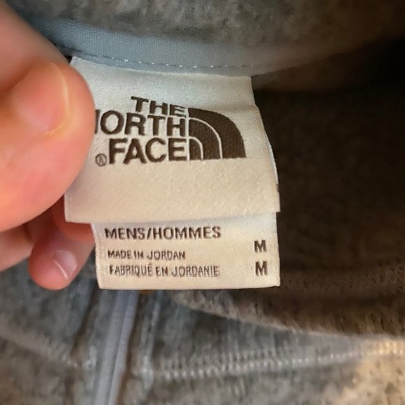 LIKE NEW THE NORTH FACE PULLOVER - Picture 3 of 4